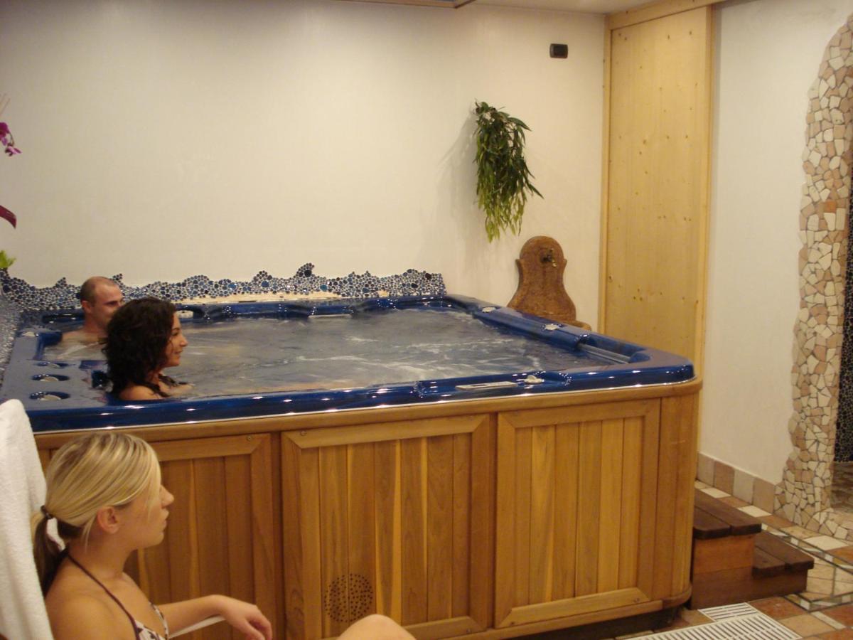 Residence Holiday Поцца-ди-Фасса Экстерьер фото